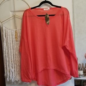 NWT Vicabo Pink flowy Top